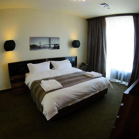Karagandy Voyage Hotel מראה חיצוני תמונה