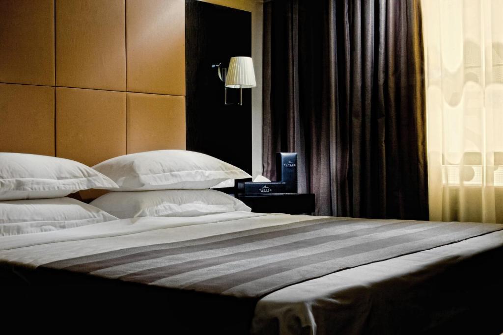 Karagandy Voyage Hotel חדר תמונה