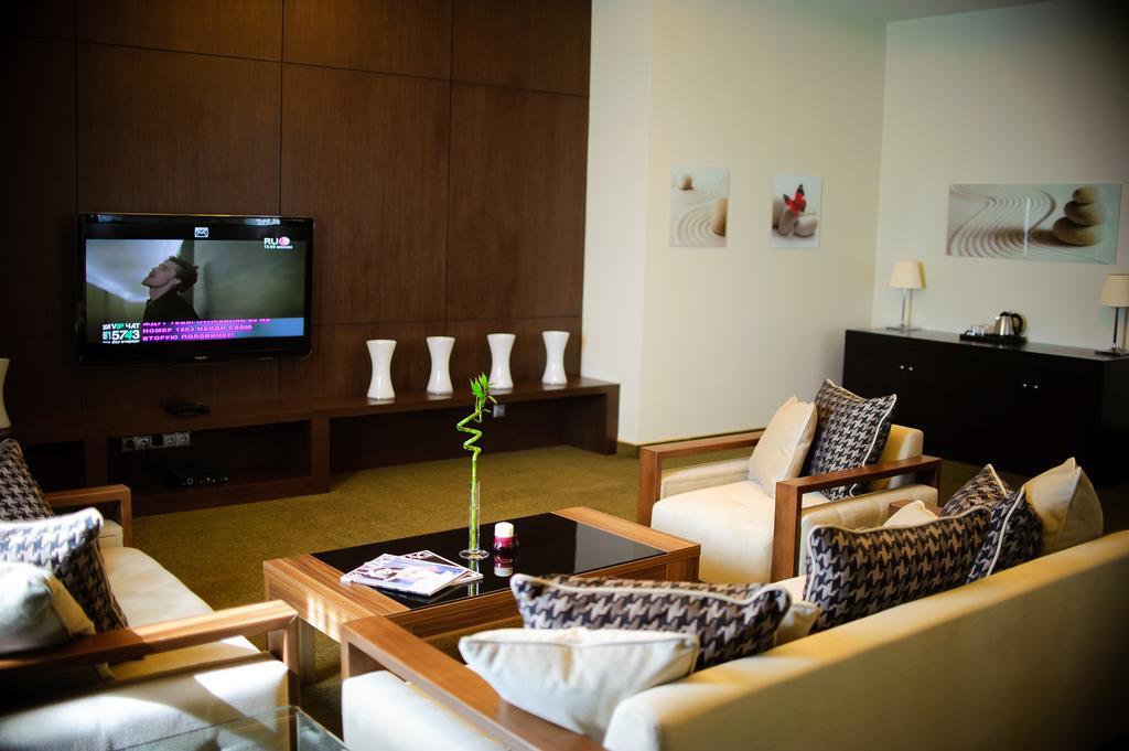 Karagandy Voyage Hotel מראה חיצוני תמונה