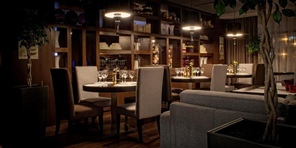 Karagandy Voyage Hotel מראה חיצוני תמונה