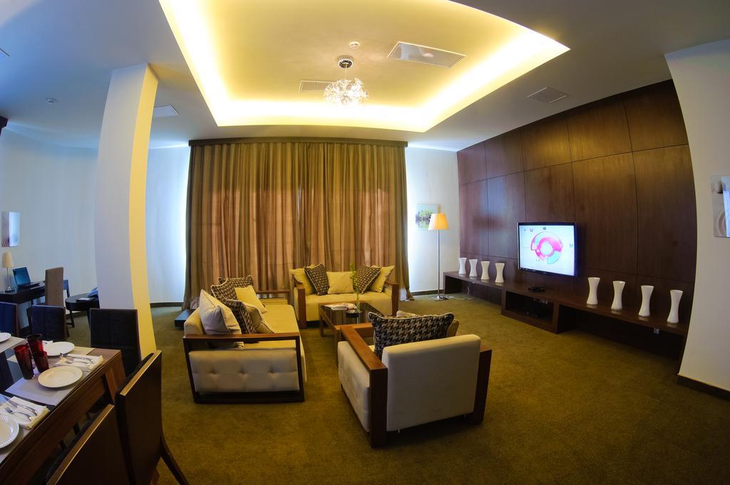 Karagandy Voyage Hotel מראה חיצוני תמונה