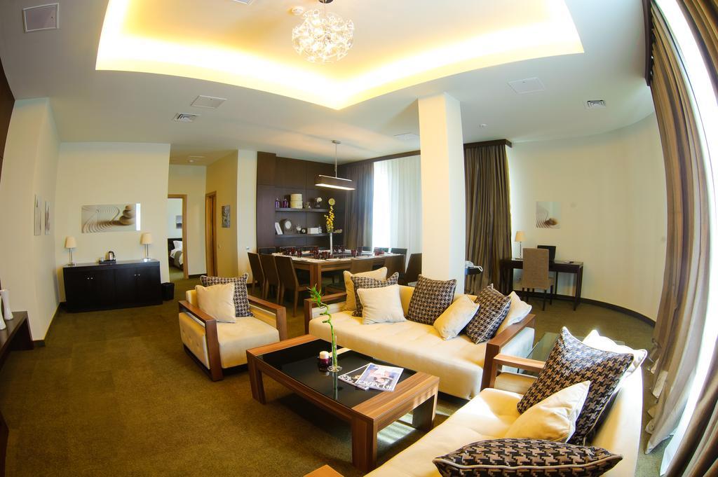 Karagandy Voyage Hotel מראה חיצוני תמונה