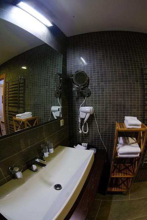 Karagandy Voyage Hotel מראה חיצוני תמונה
