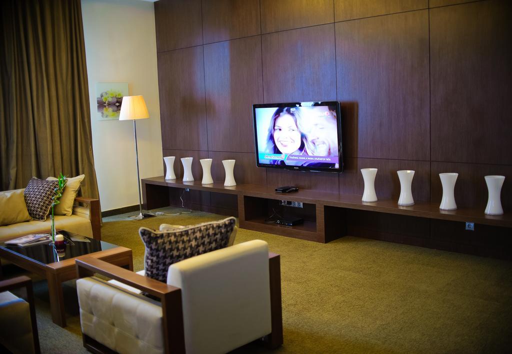 Karagandy Voyage Hotel מראה חיצוני תמונה