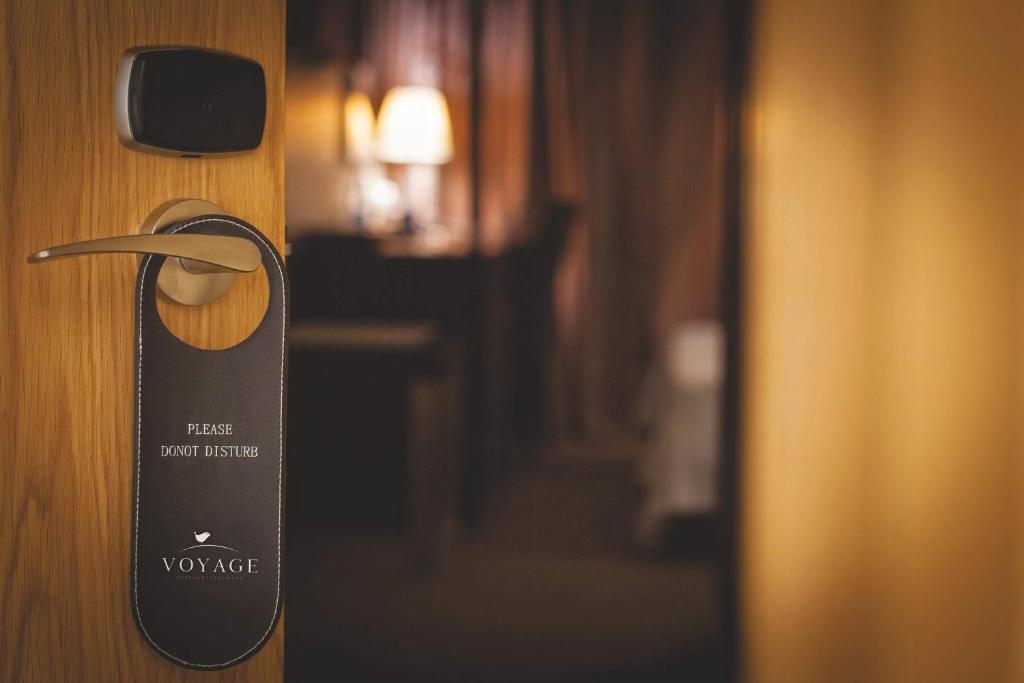Karagandy Voyage Hotel חדר תמונה
