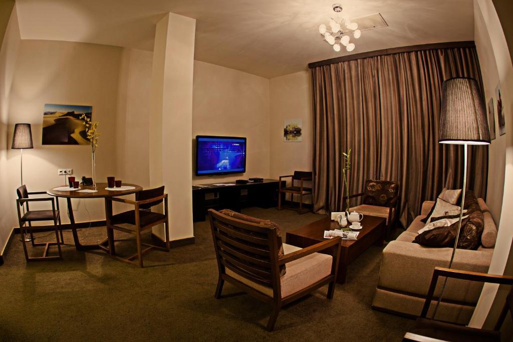 Karagandy Voyage Hotel חדר תמונה
